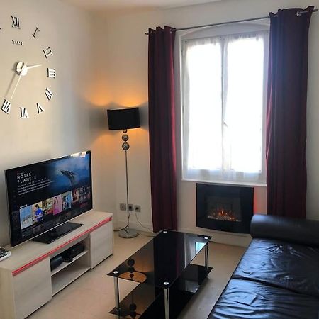 Appartement 3 Pieces En Face La Gare De Creil Exteriér fotografie